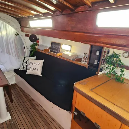 Alpha - Boat House *