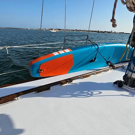 Alpha - Boat House Πλωτό κατάλυμα