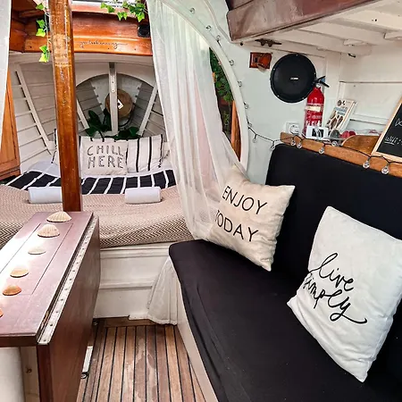 船上ホテル Alpha - Boat House *